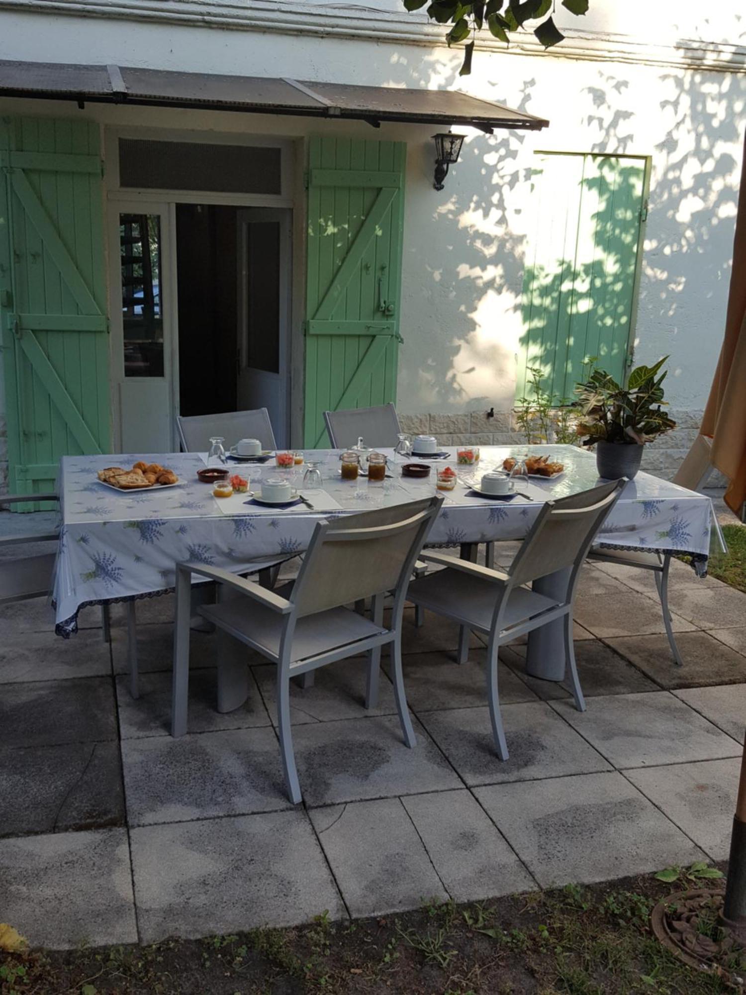 Bed and Breakfast Chez Alexandra à Louchats Extérieur photo